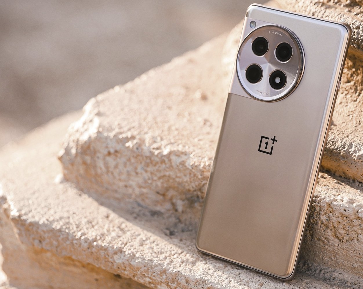 OnePlus выпустила субфлагман Ace 3 с батарейкой 5 500 мА·ч и наушники Buds 3