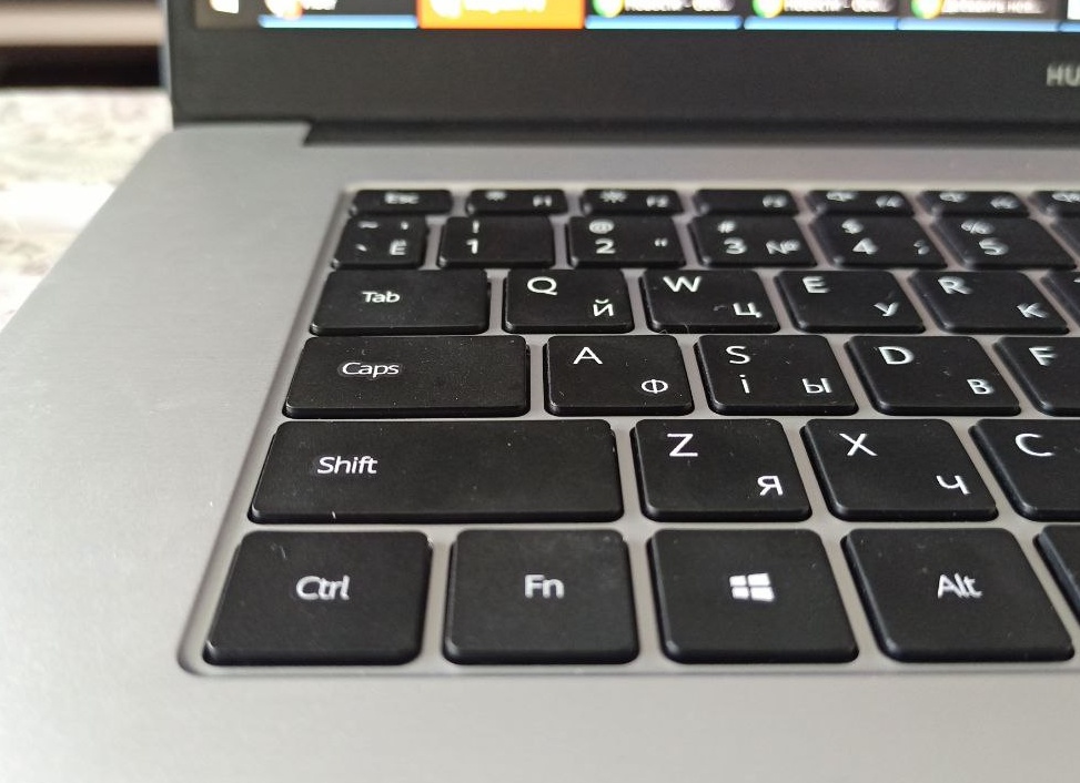 В России предложили запретить параллельный импорт смартфонов, планшетов и ноутбуков