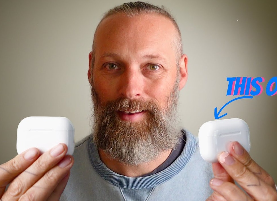 Поддельные AirPods оказались самыми популярными наушниками 2023 года в России