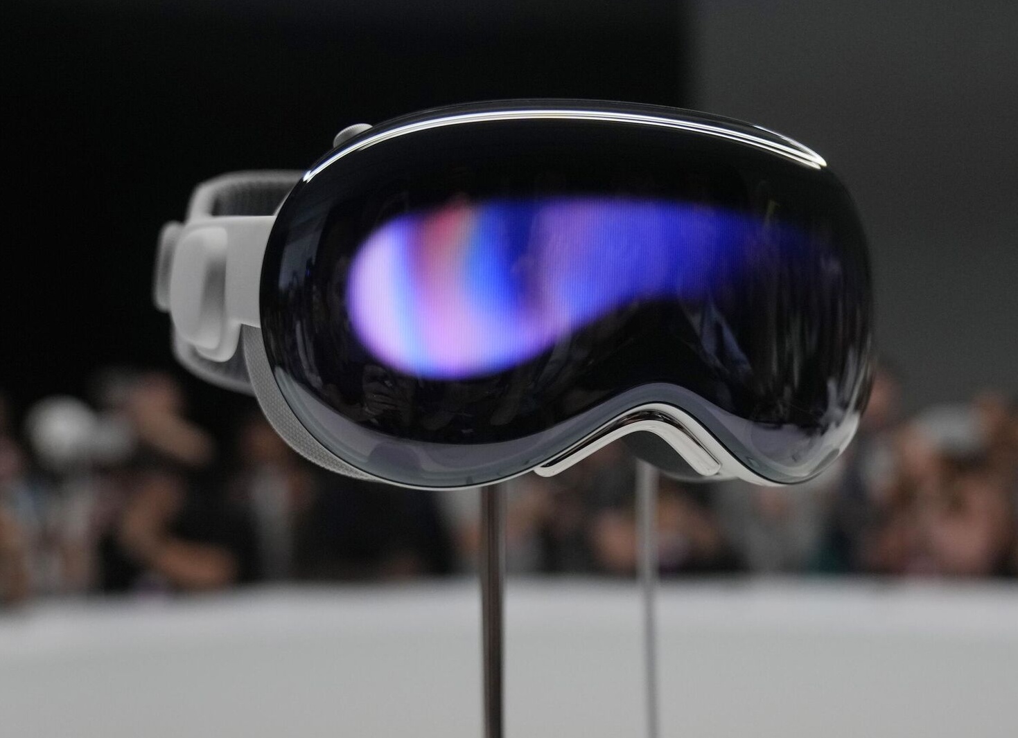 Apple Vision Pro привезут в Россию в начале весны. Цены — от 480 000 рублей